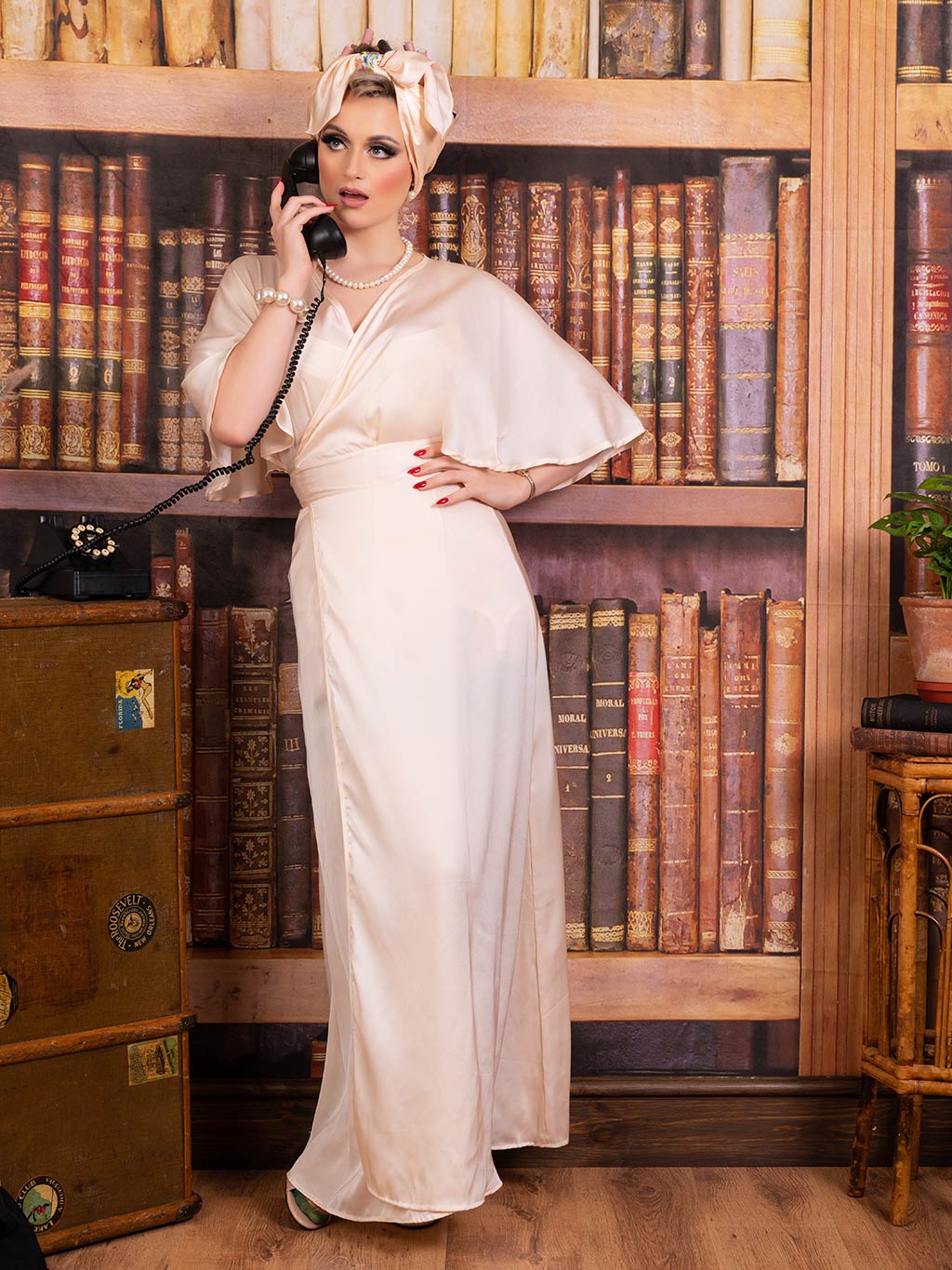 1930s Peach Lounging Robe L8017 - Image 3